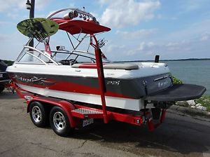 2007 Tige 22i Wakeboard Ski Boat with Extreme Tandem Axle Trailer