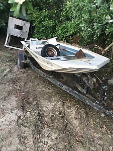 alumacraft boat and trailer