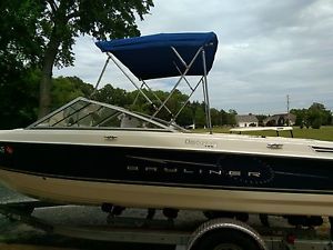Bayliner Discovery 195, 2009 19ft boat & 5 STARR loadrite trailer EUC
